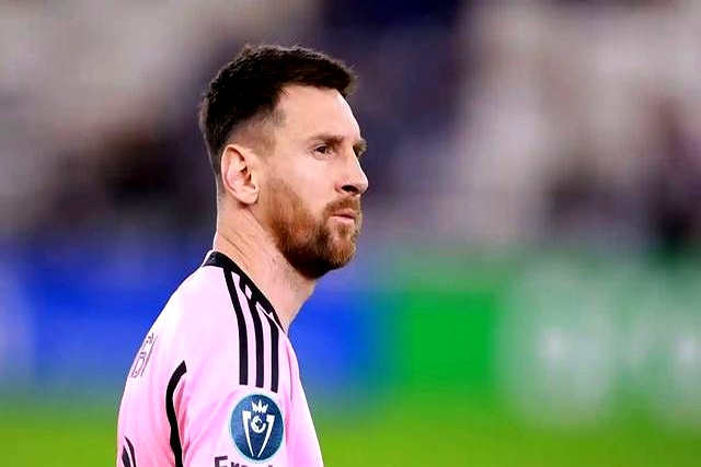 包含重返赛场引发热议！，梅西在拜仁比赛中战术调整热度持续攀升的词条-九游app